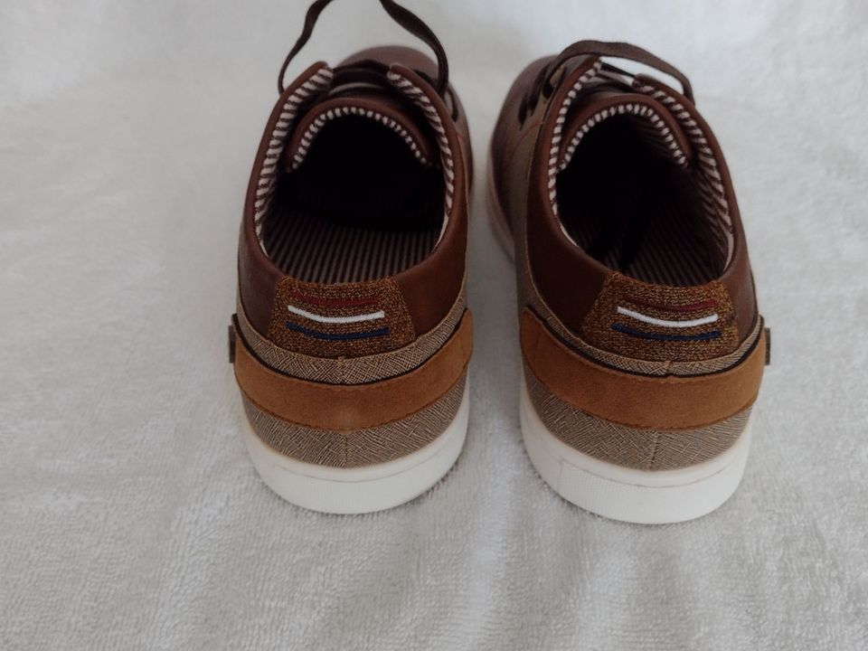 Men's Casual Lace Up Walking Shoes by Bruno Marc Size 43/10 US