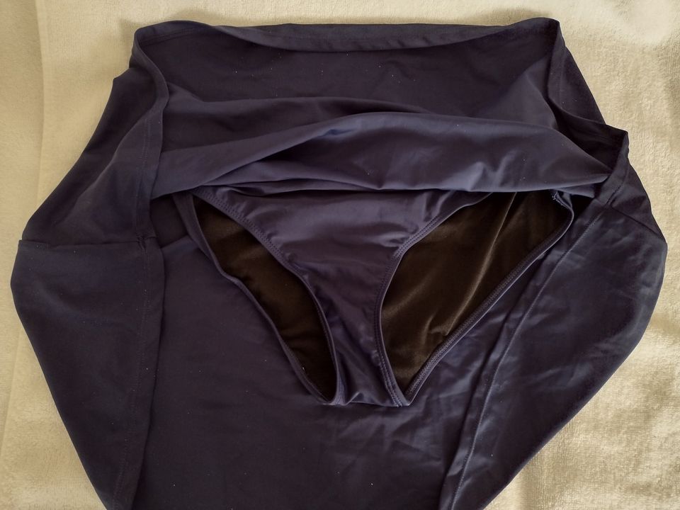 Women's Shekini Bathing Suit Skirt Size M