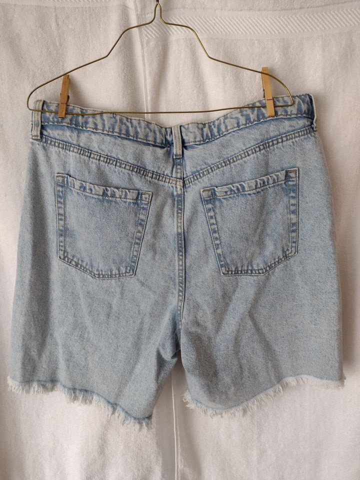 Women's Frayed Denim Shorts Size 16
