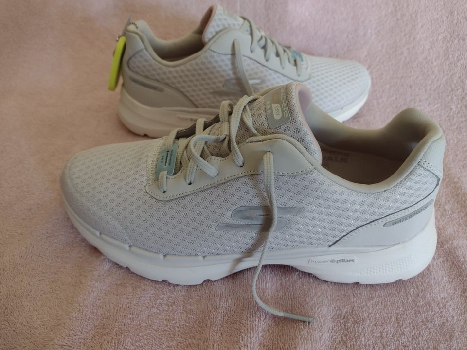 Women's Lace Up Sneakers by Skechers Size 9.5