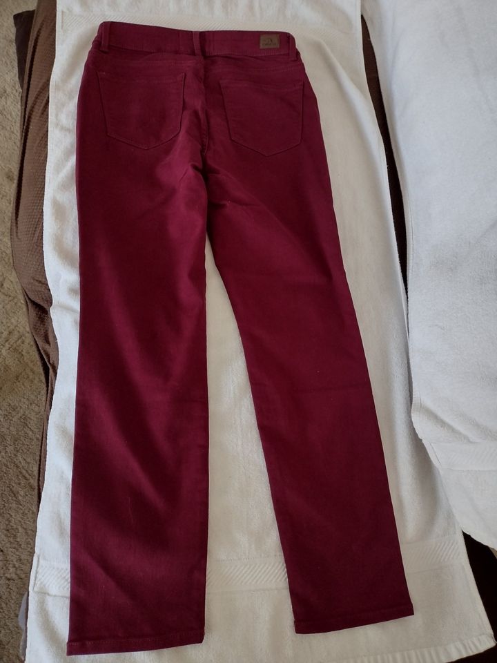 Women's Jordache High Rise Stretchy Jeans Sizea 4, 8, 14, 18