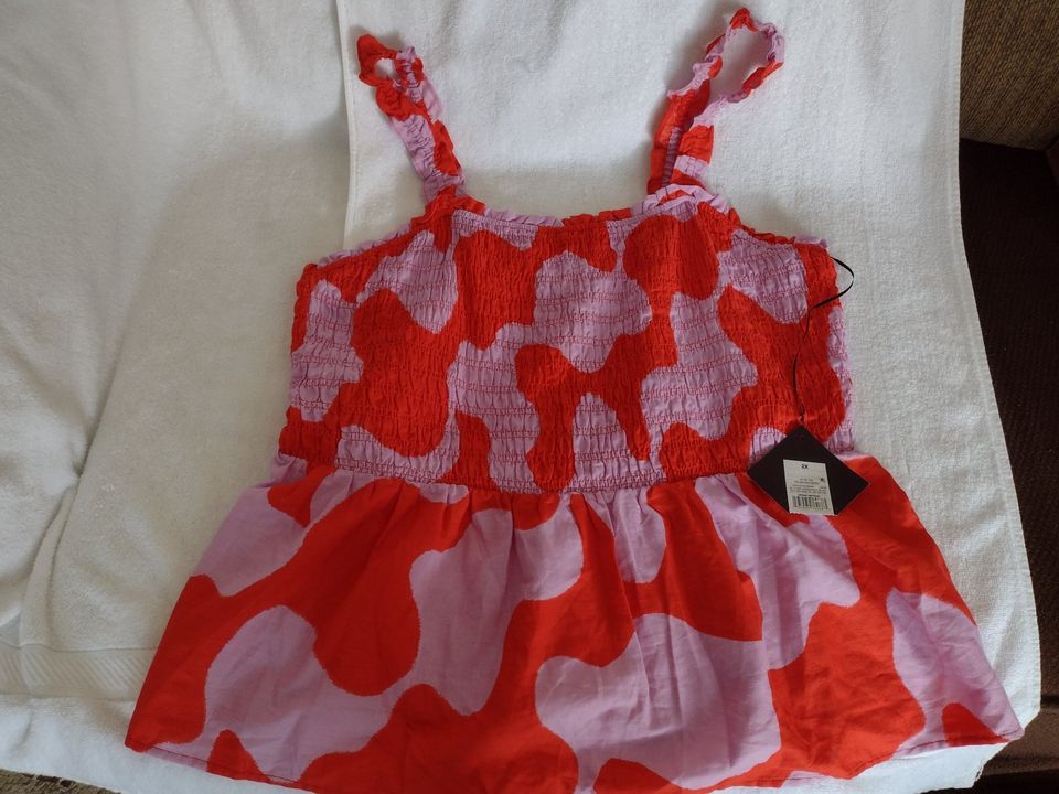 Women's Ava & Viv Top Plus Sizes X and 2X