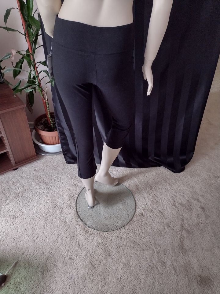 Women's Slim Cotton Capris by Jockey Size S