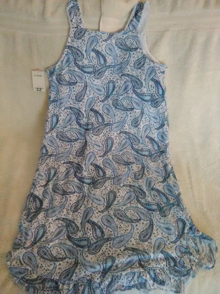 Women's Nightgown with Lace Detailing Size S