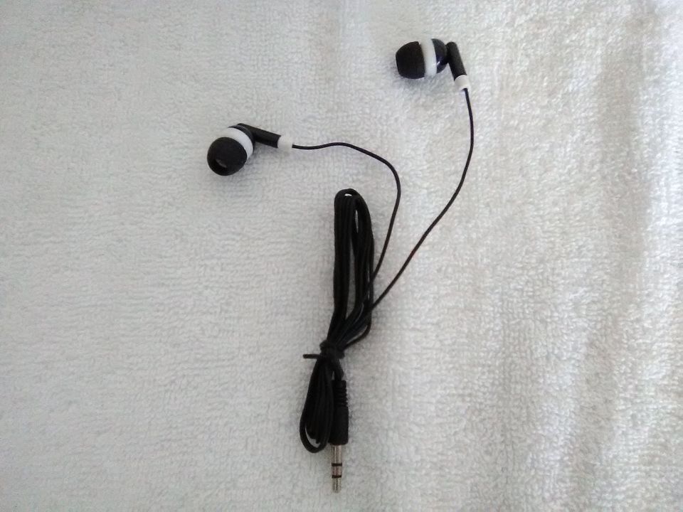 Bag of 30 x 3.5mm In-Ear Earphones Black