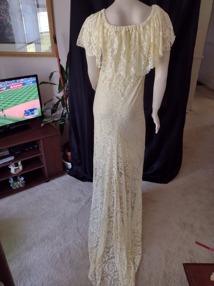 Wedding Dress Floral Lace with Train Yellow Size S