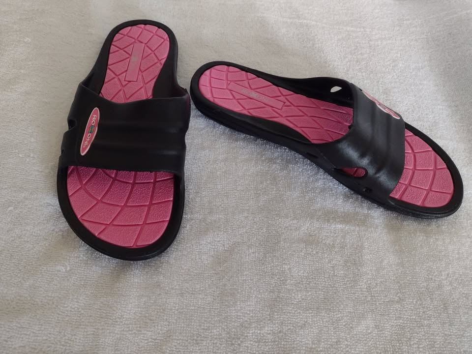 Women's Flip Flop Sandals Size 8.5US