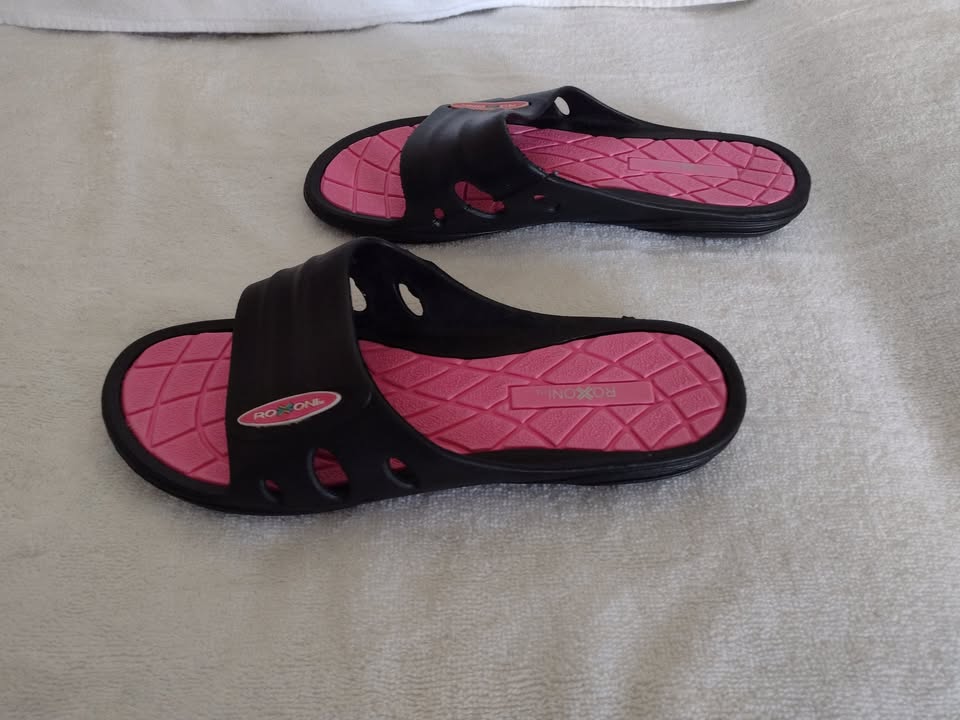 Women's Flip Flop Sandals Size 8.5US