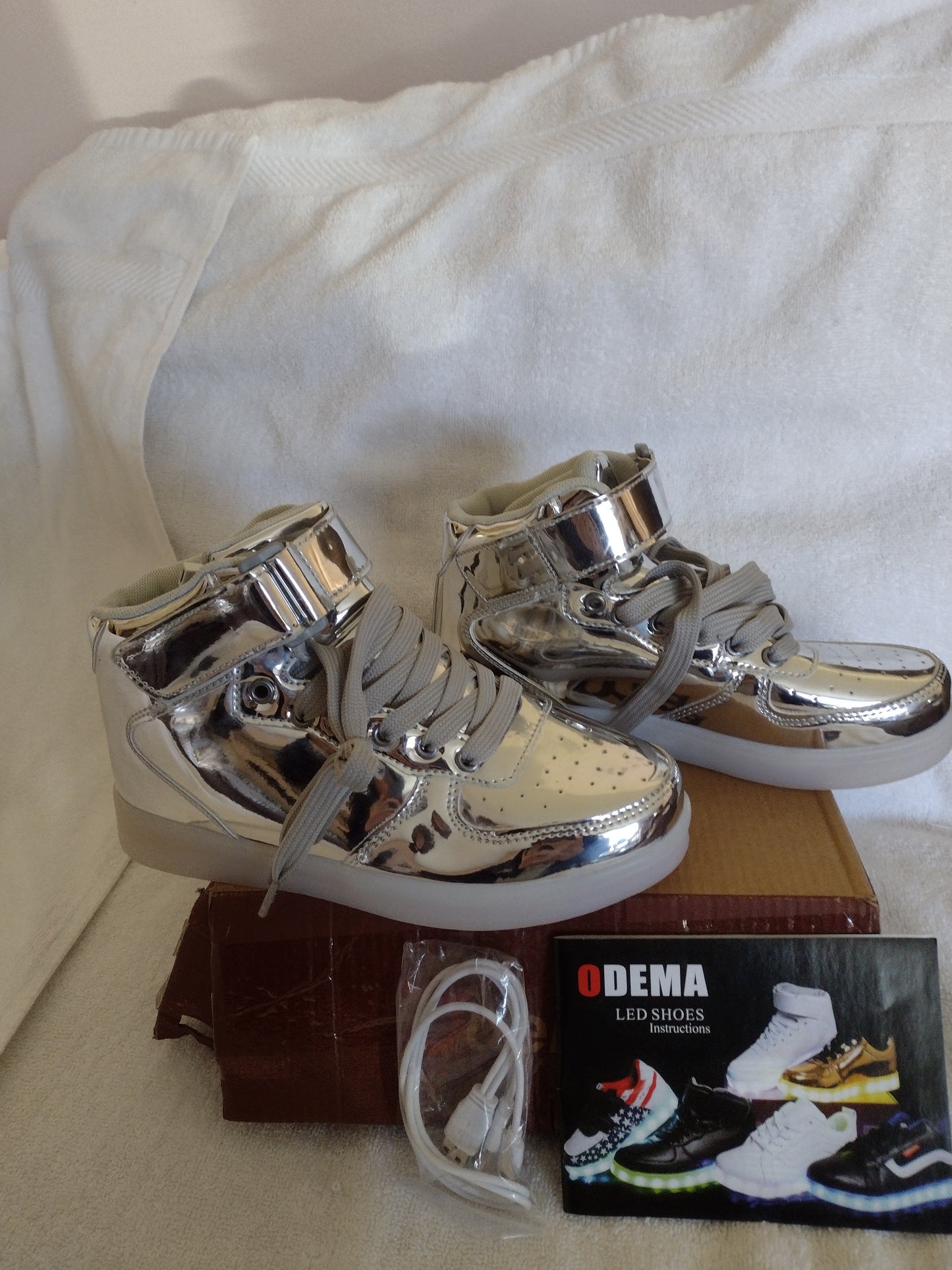 High Top LED Shoes by Odema Youth Size 4.5US