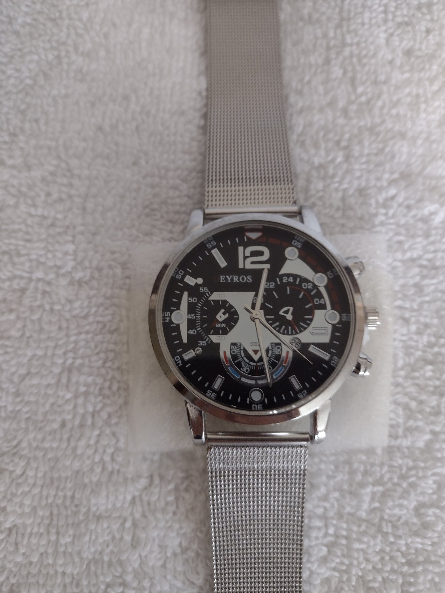 Men's Quartz Watch by Deyros Size OS