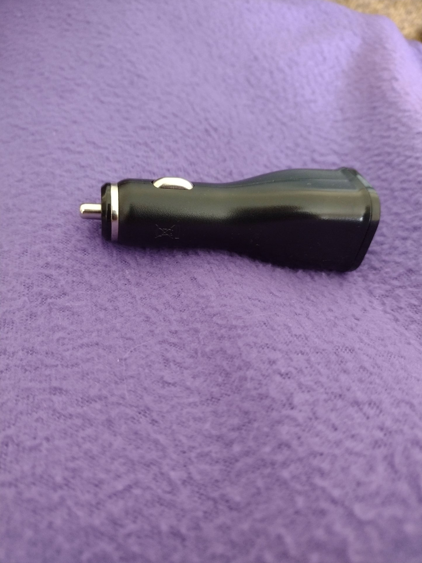 Adaptive Fast Charging Car Phone Charger with 2 USB Ports