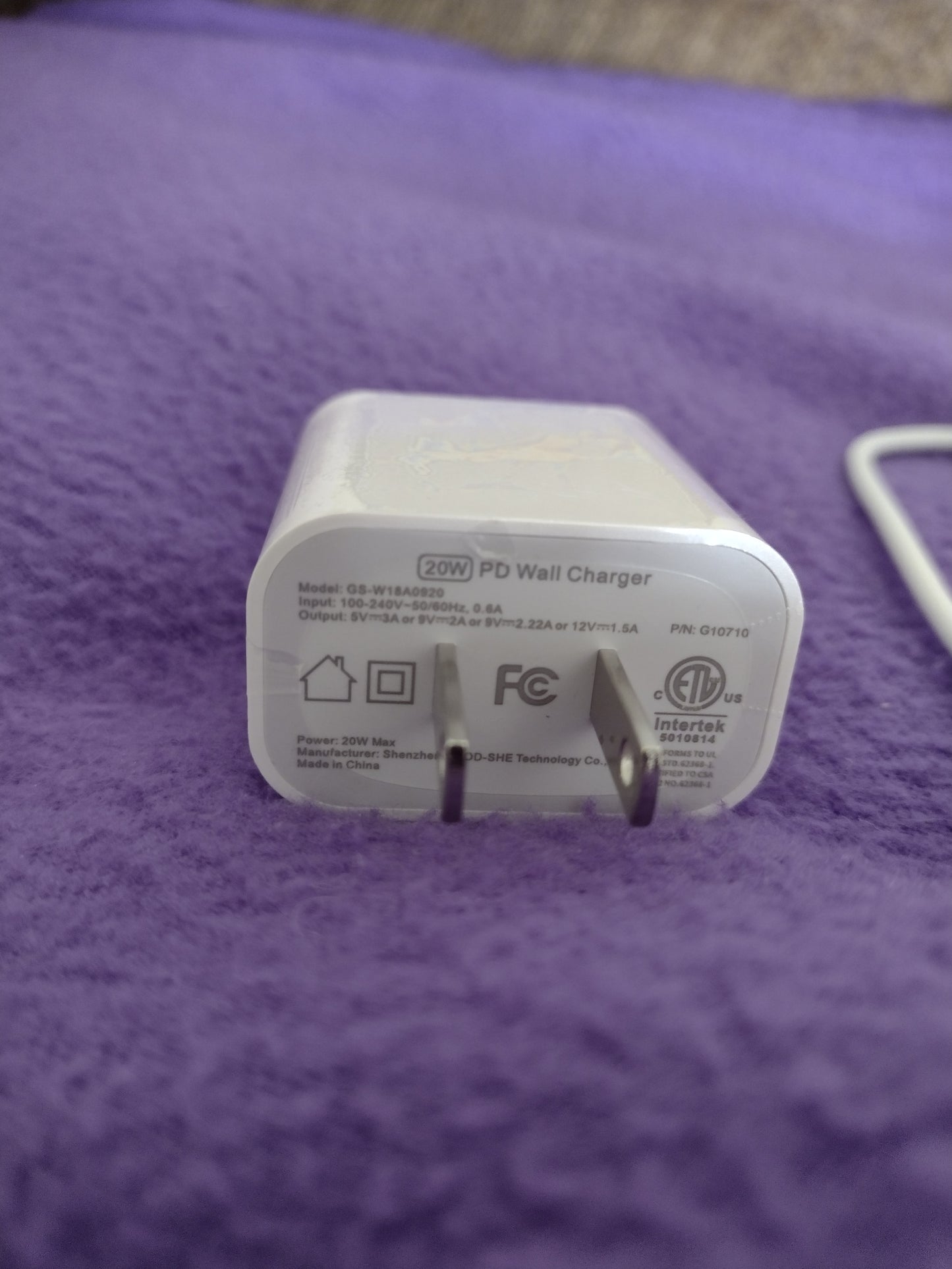 Fast Wall PD Charger with Cable Model GS-W18A0920