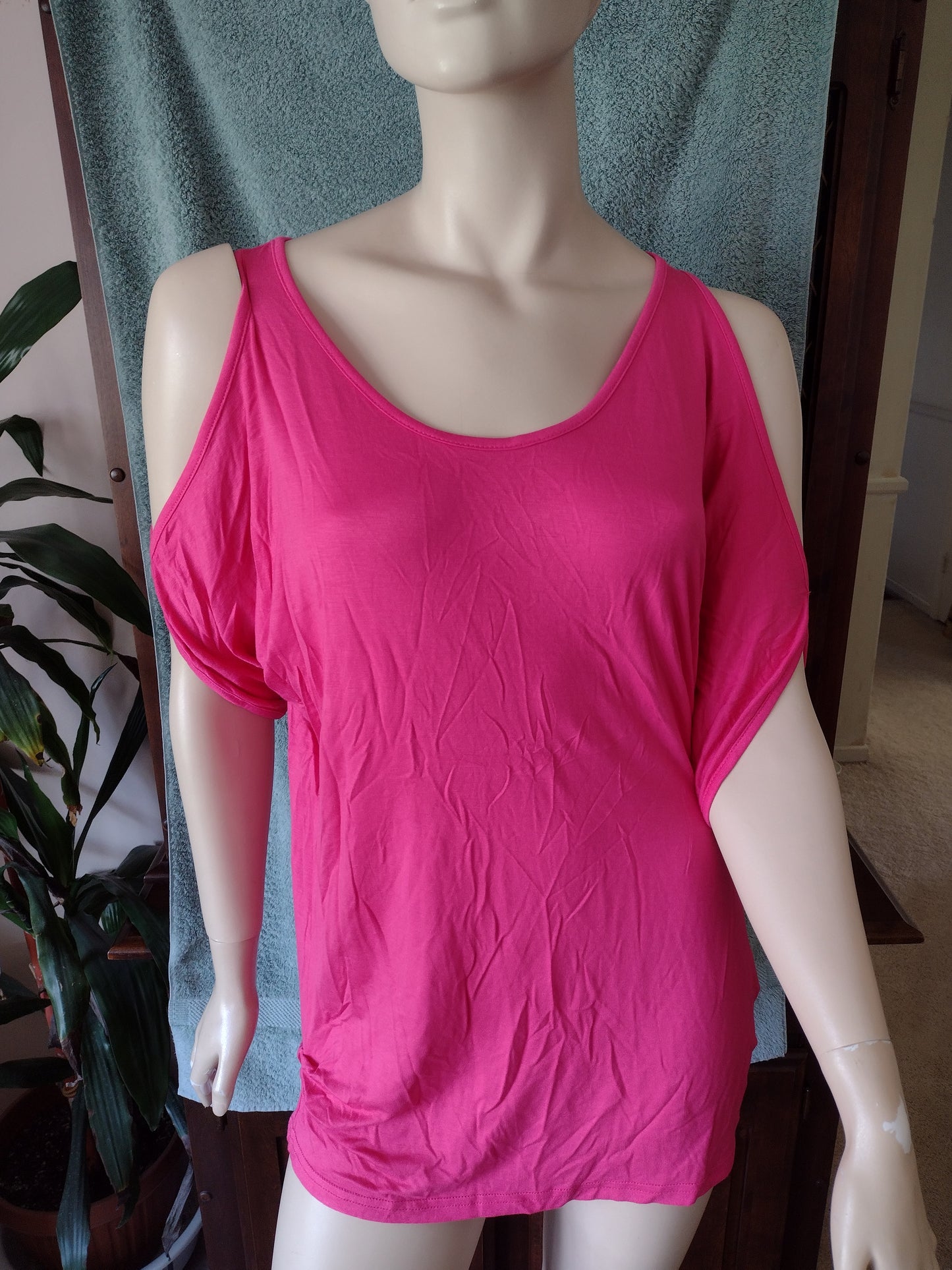 Women's Cold Shoulder Top Pink Size L