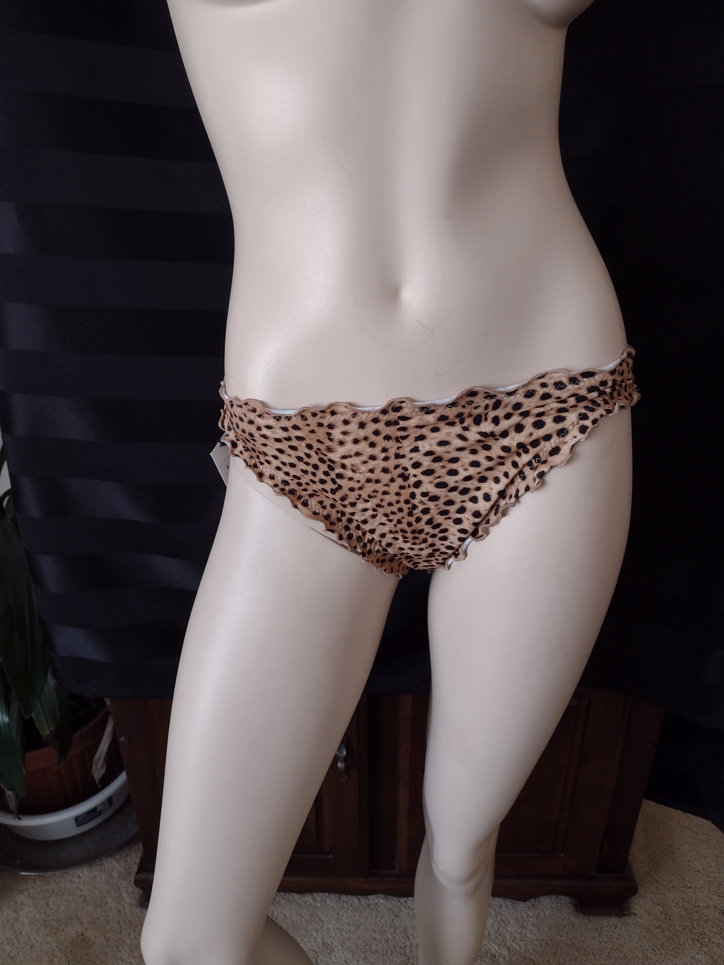 Women's Low Rise Frill Bikini Bottoms Sizes S, M, XL