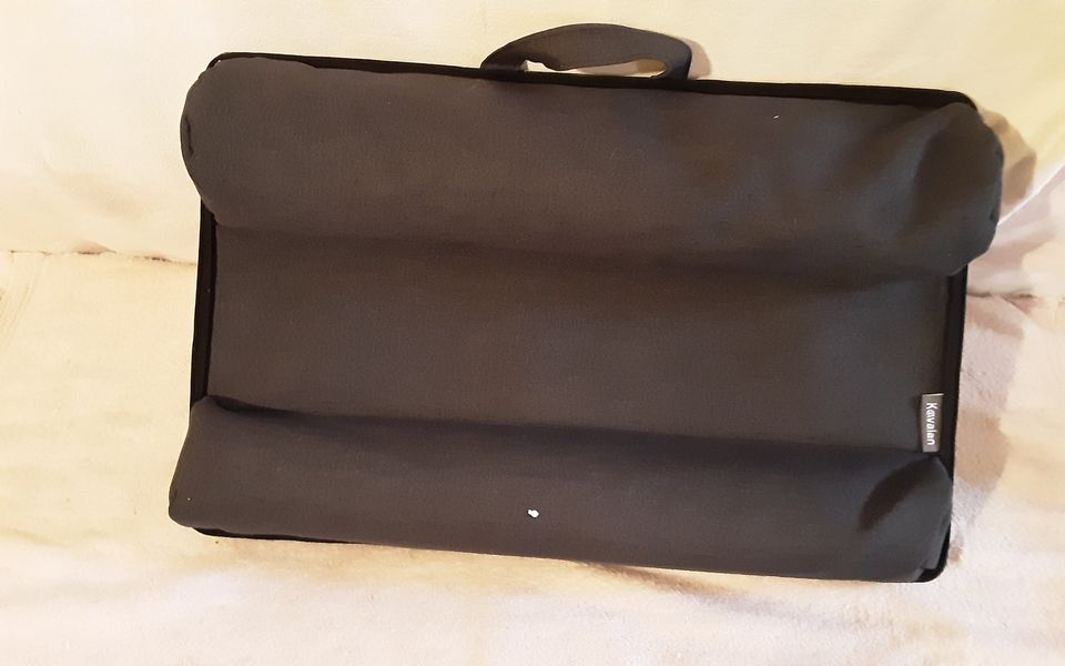 Kavalan portable laptop desk