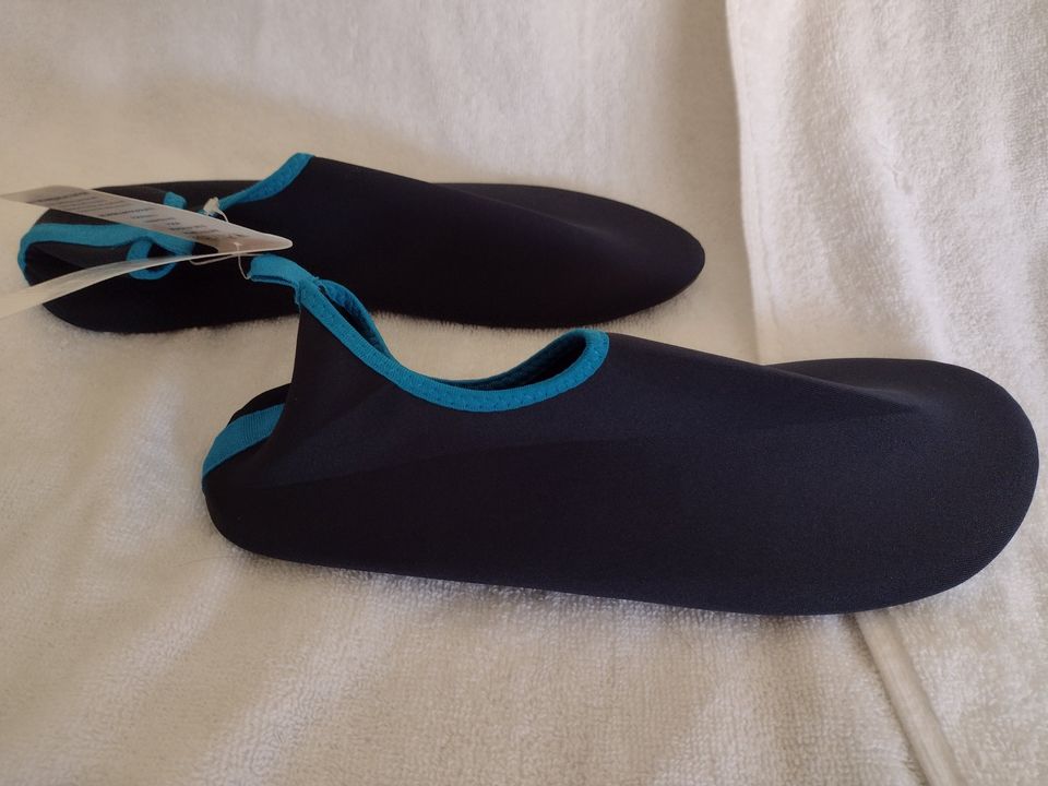 Unisex Beach/Sport/Leisure Shoes by Quimaoo Blue Size 9.5 Men/11 Women