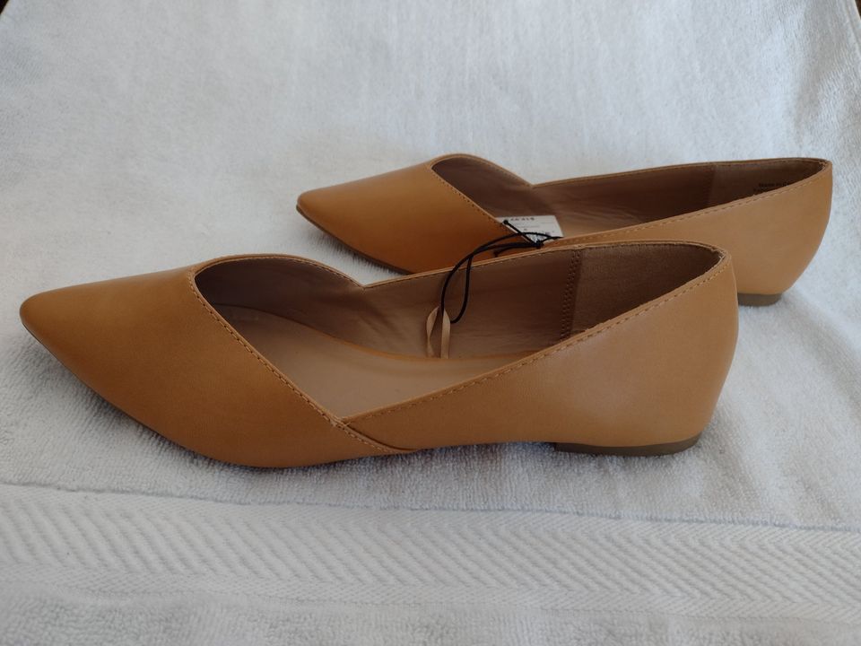 Women's Casual Slip-On Gold Shoes Sizes 7, 8, 9