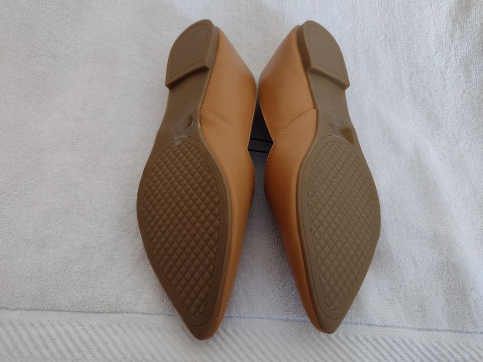 Women's Casual Slip-On Gold Shoes Sizes 7, 8, 9