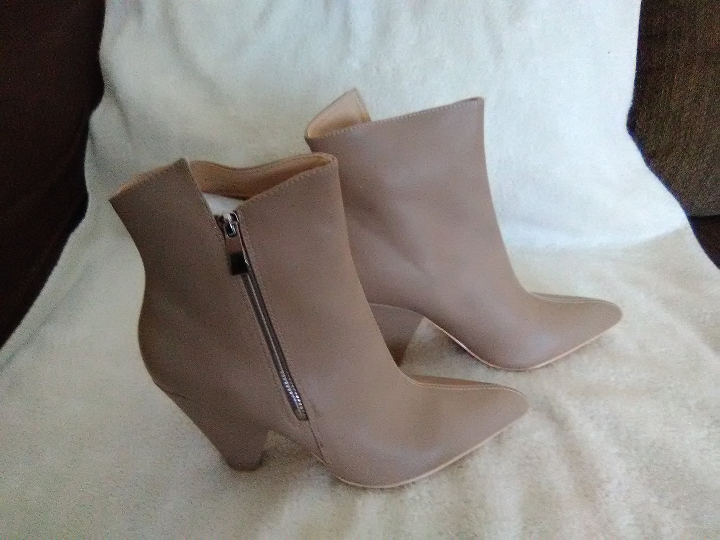 Women's Mackin J Ankle Boots Taupe 343-2 Sizes 7, 7.5, 8, 8.5, 9, 10