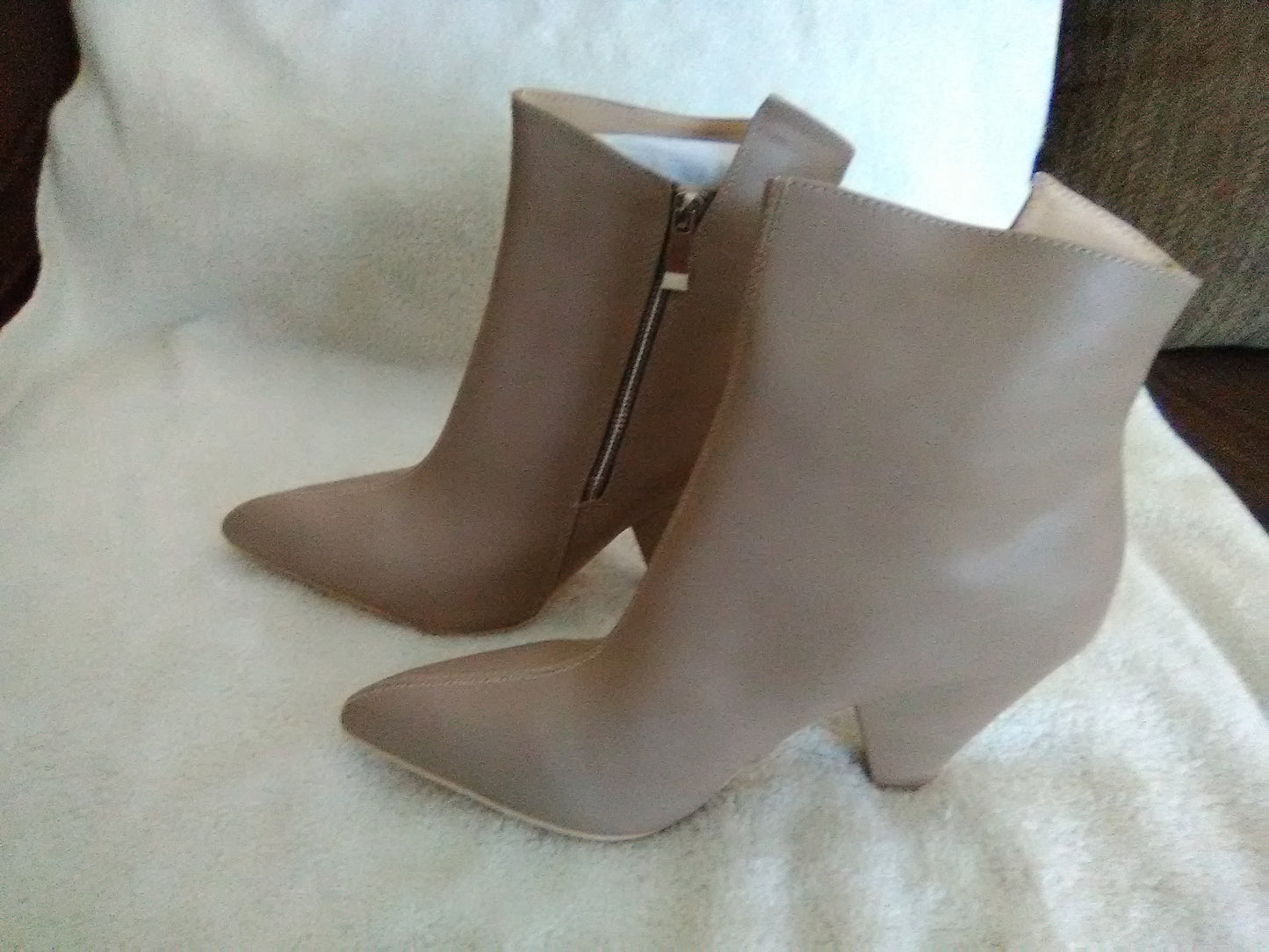 Women's Mackin J Ankle Boots Taupe 343-2 Sizes 7, 7.5, 8, 8.5, 9, 10