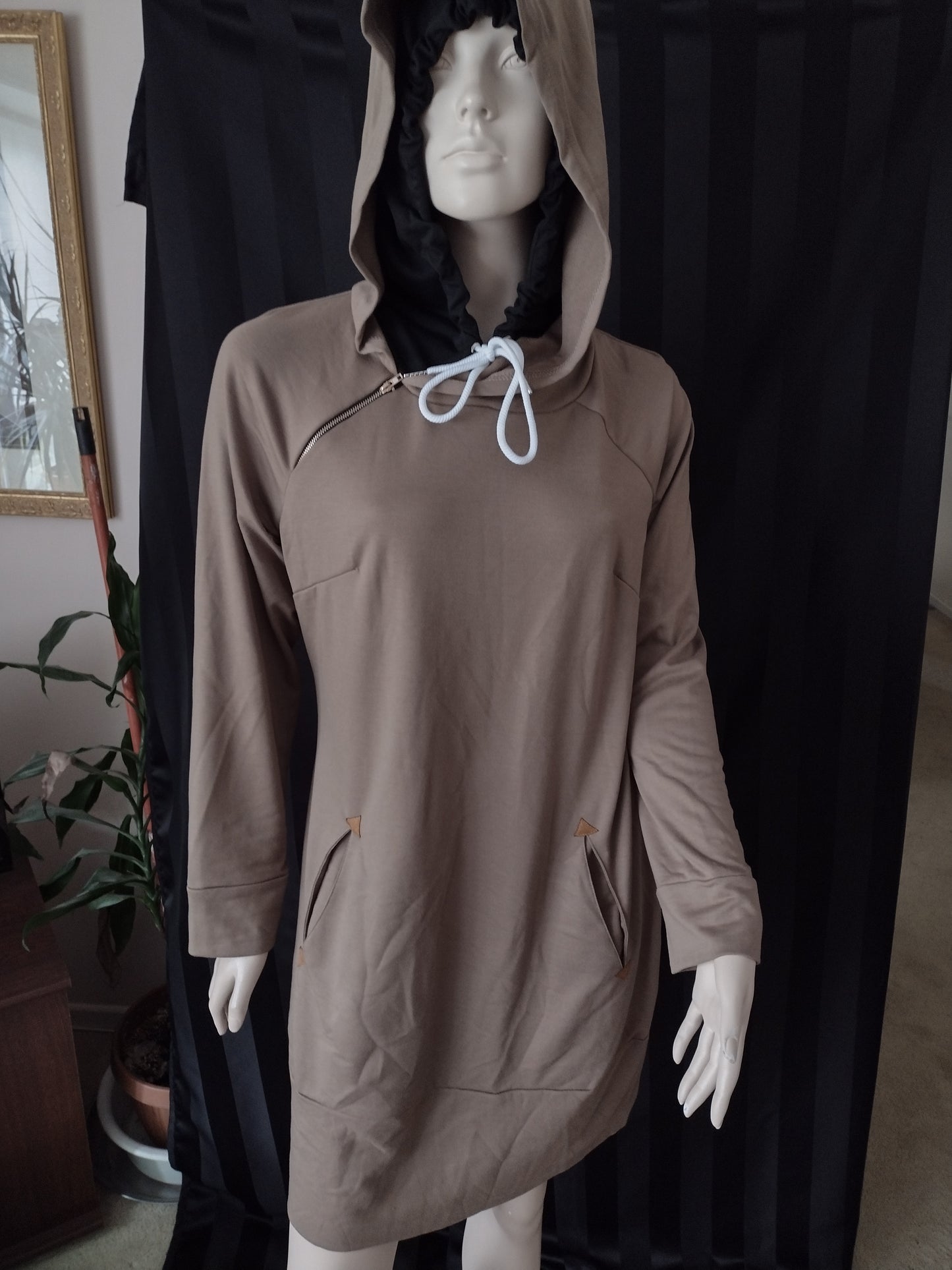 Slim Fitting Midi Hoodie Dress with Pockets Size XL Brown