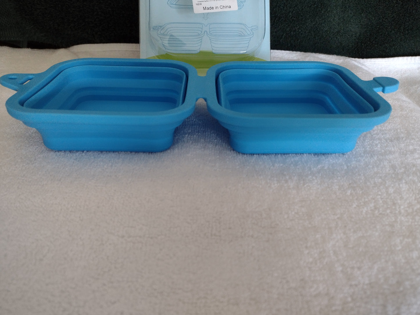 2-In-1 Collapsible Pet Bowls for Dogs & Cats