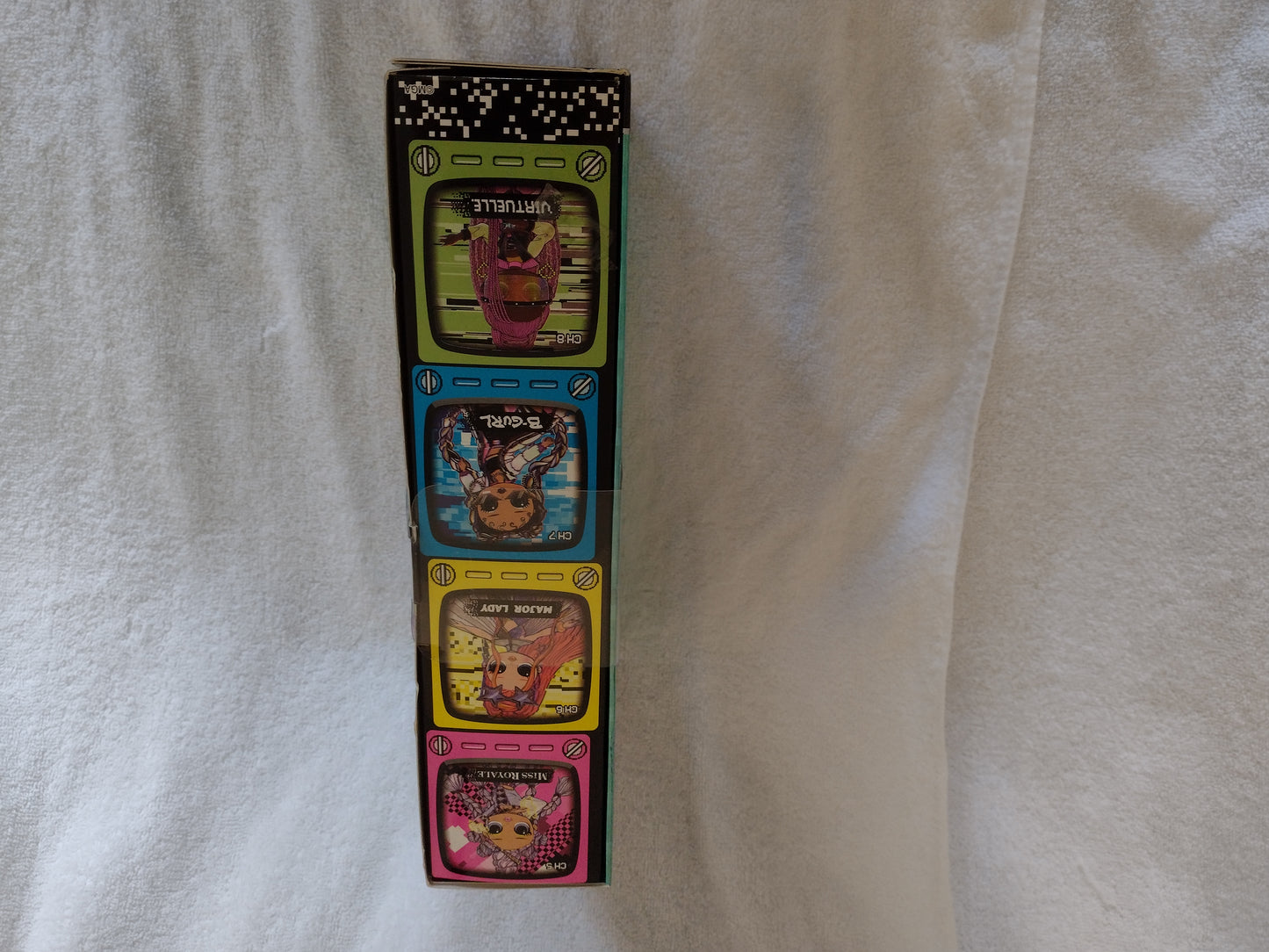 Millennial Girls Virtuelle Doll 15 Surprises by L.O.L. for Ages 3+