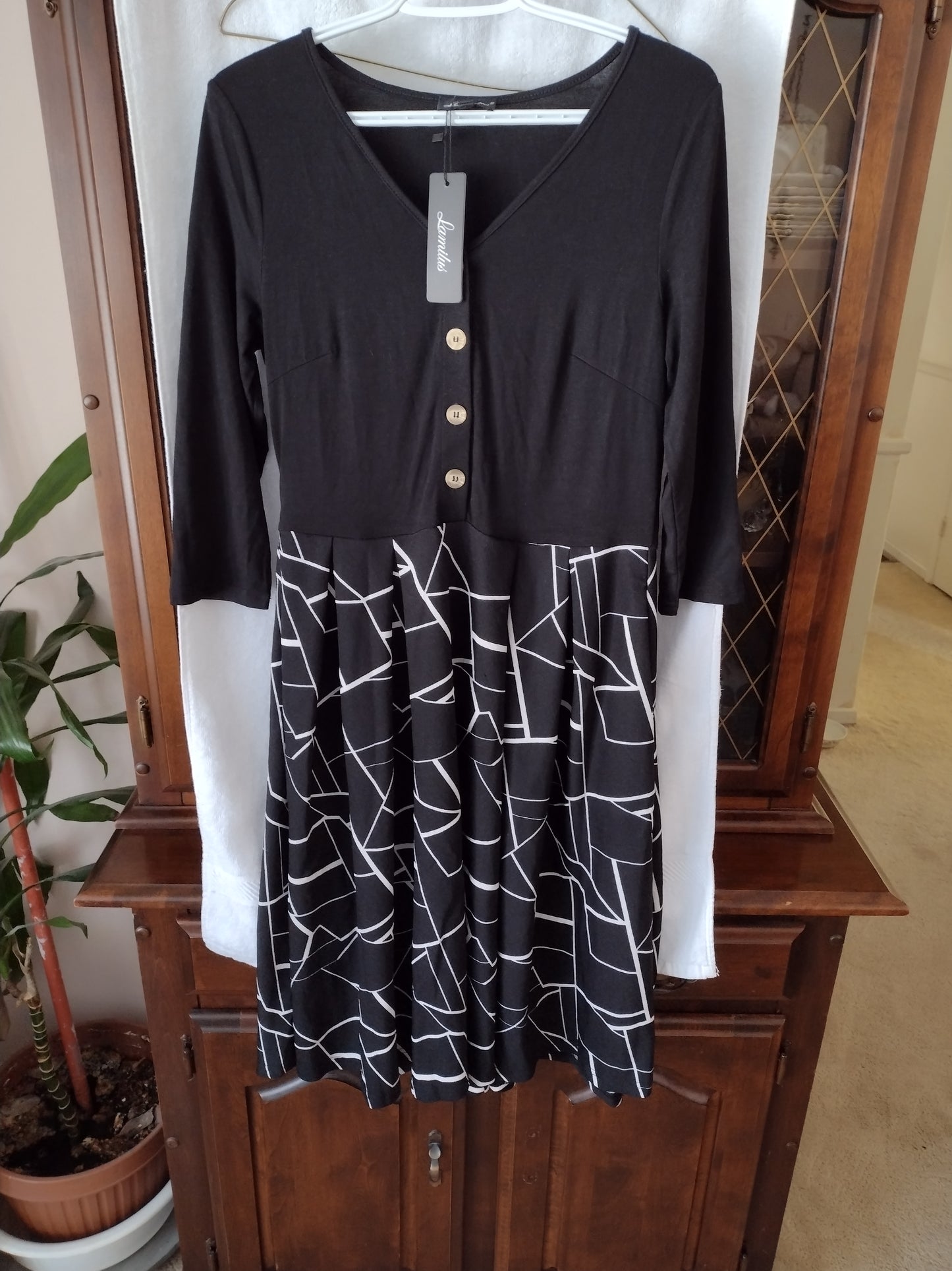 Women's Swing Dress Size L Black & White