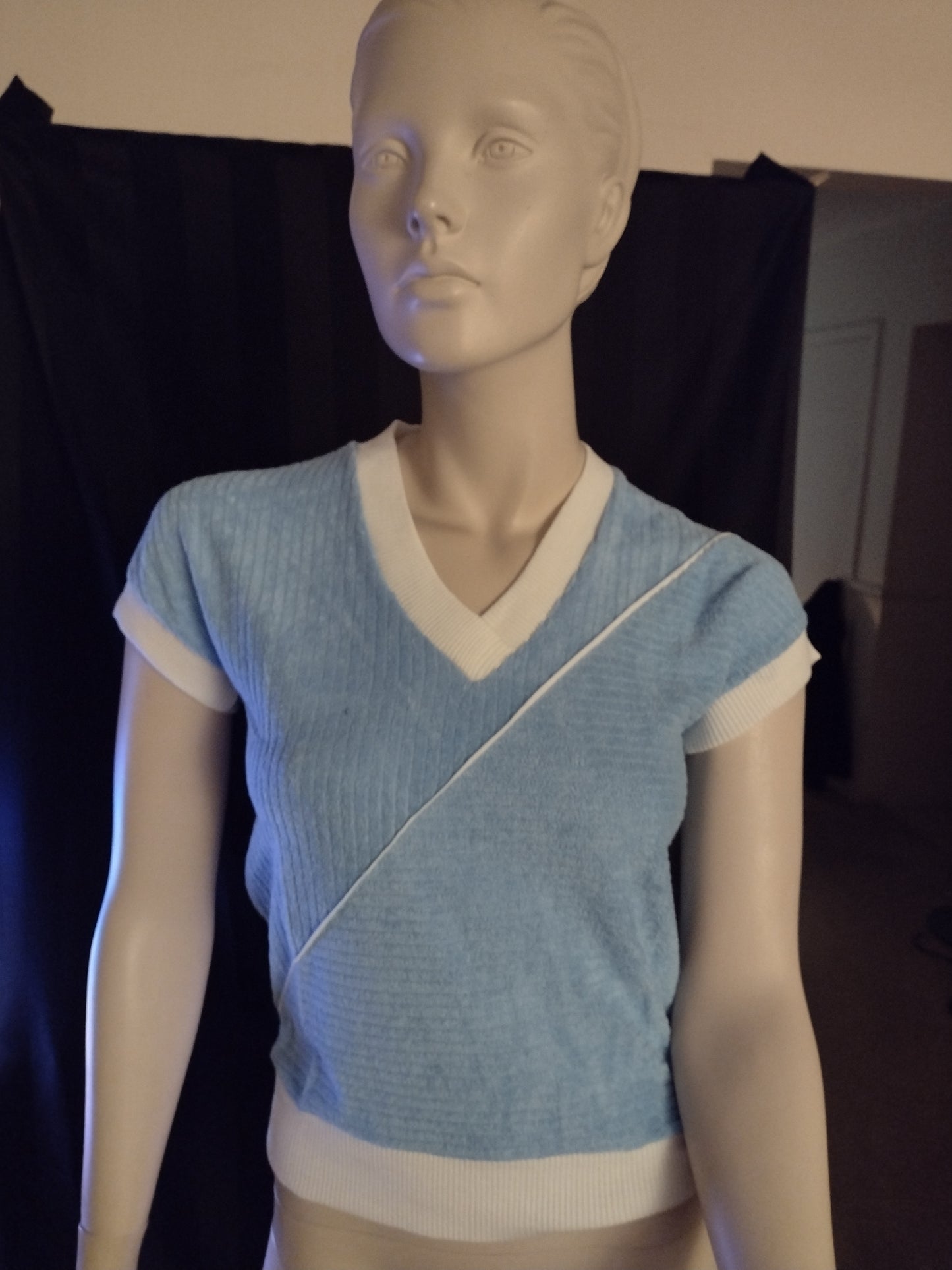 Trade Winds International V Neck Terry Tops Blue & White Sizes XS and S