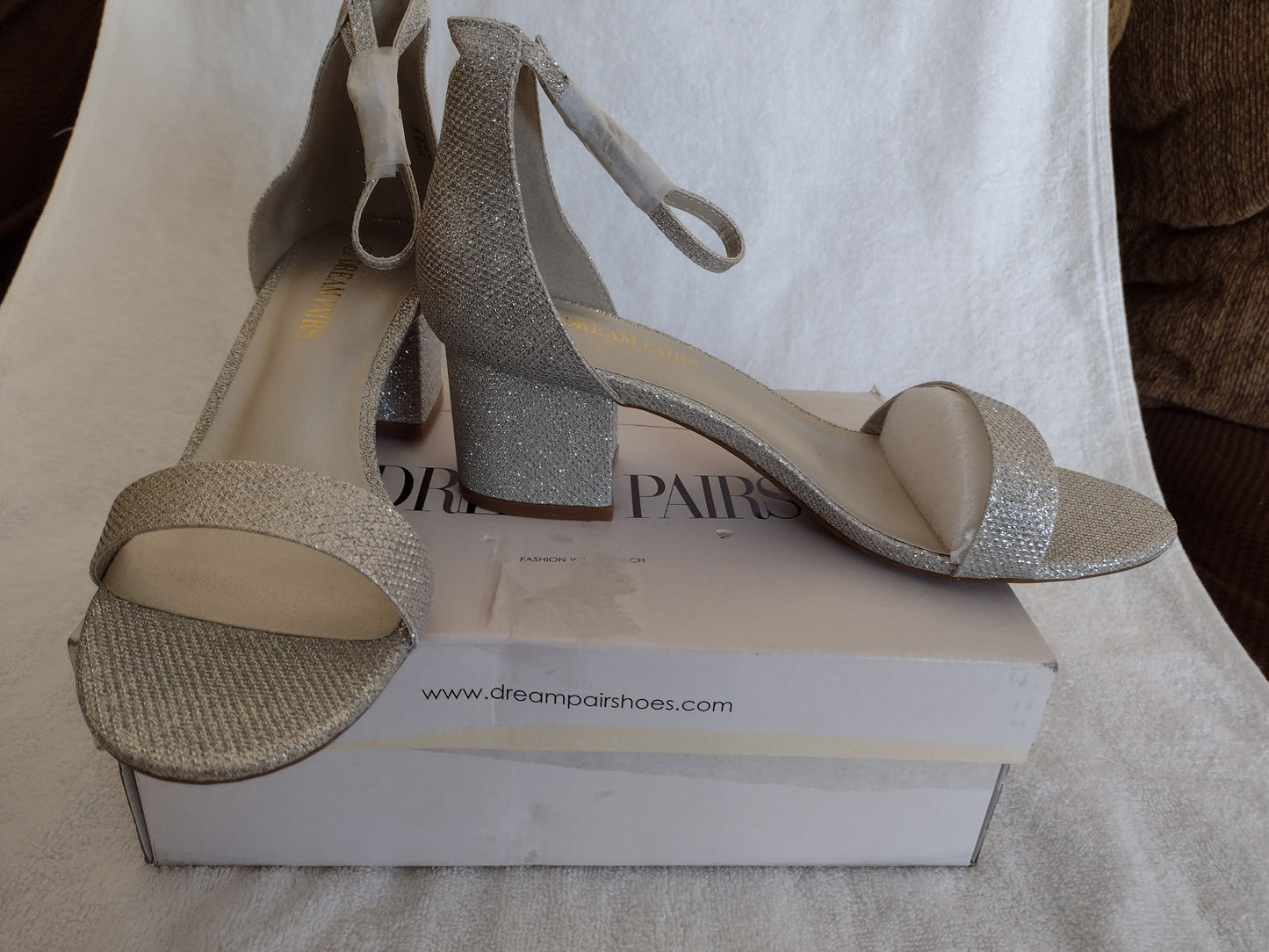 Dream Pairs Chunk Heel Sandals with Ankle Strap Silver Glitter Size 8.5US