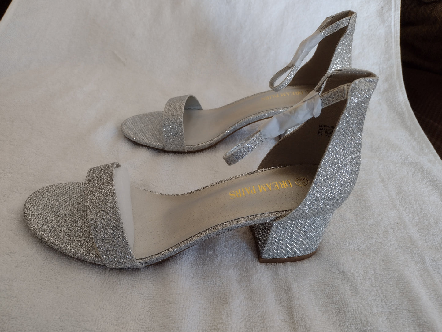 Dream Pairs Chunk Heel Sandals with Ankle Strap Silver Glitter Size 8.5US