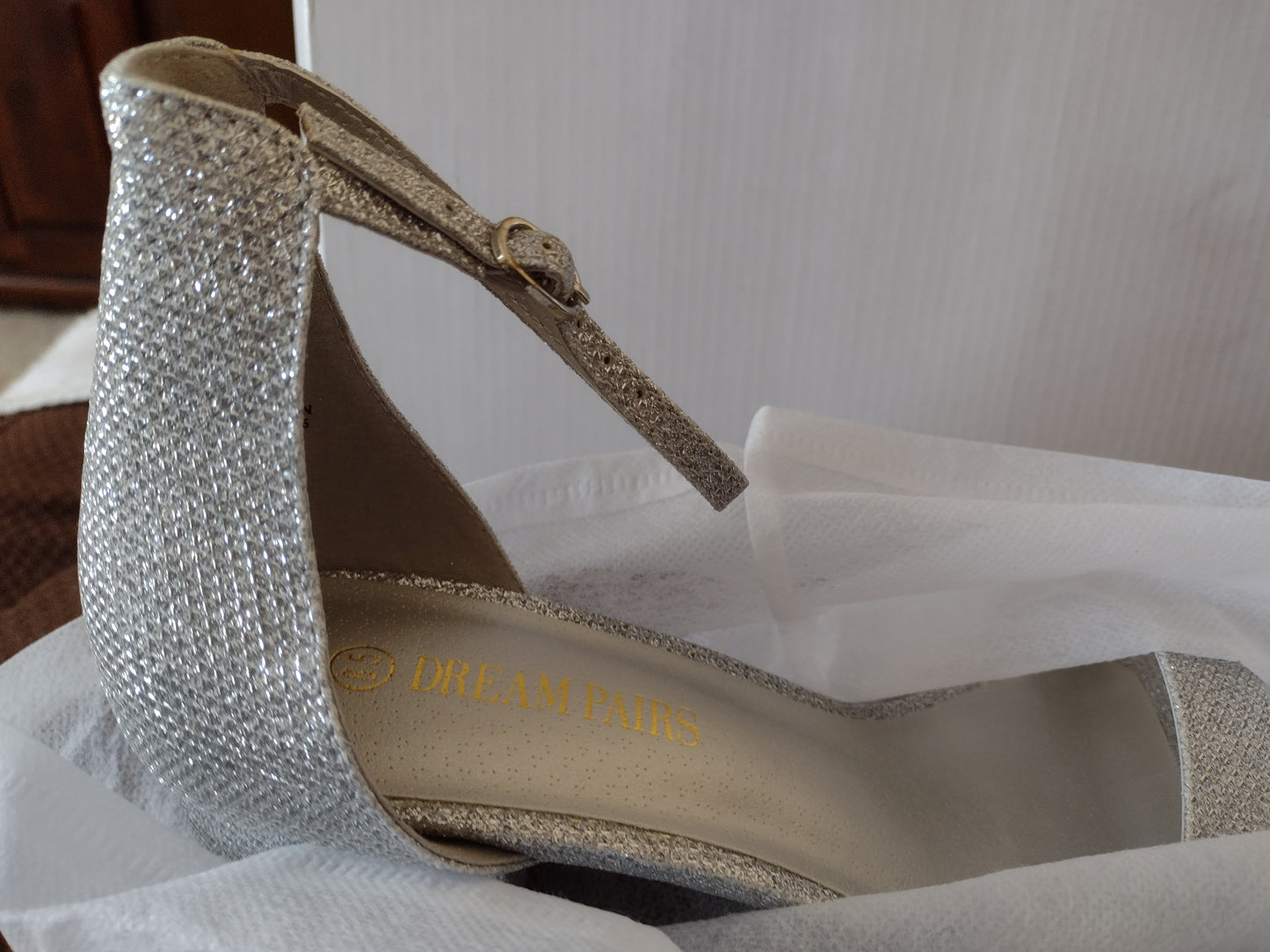 Dream Pairs Chunk Heel Sandals with Ankle Strap Silver Glitter Size 8.5US