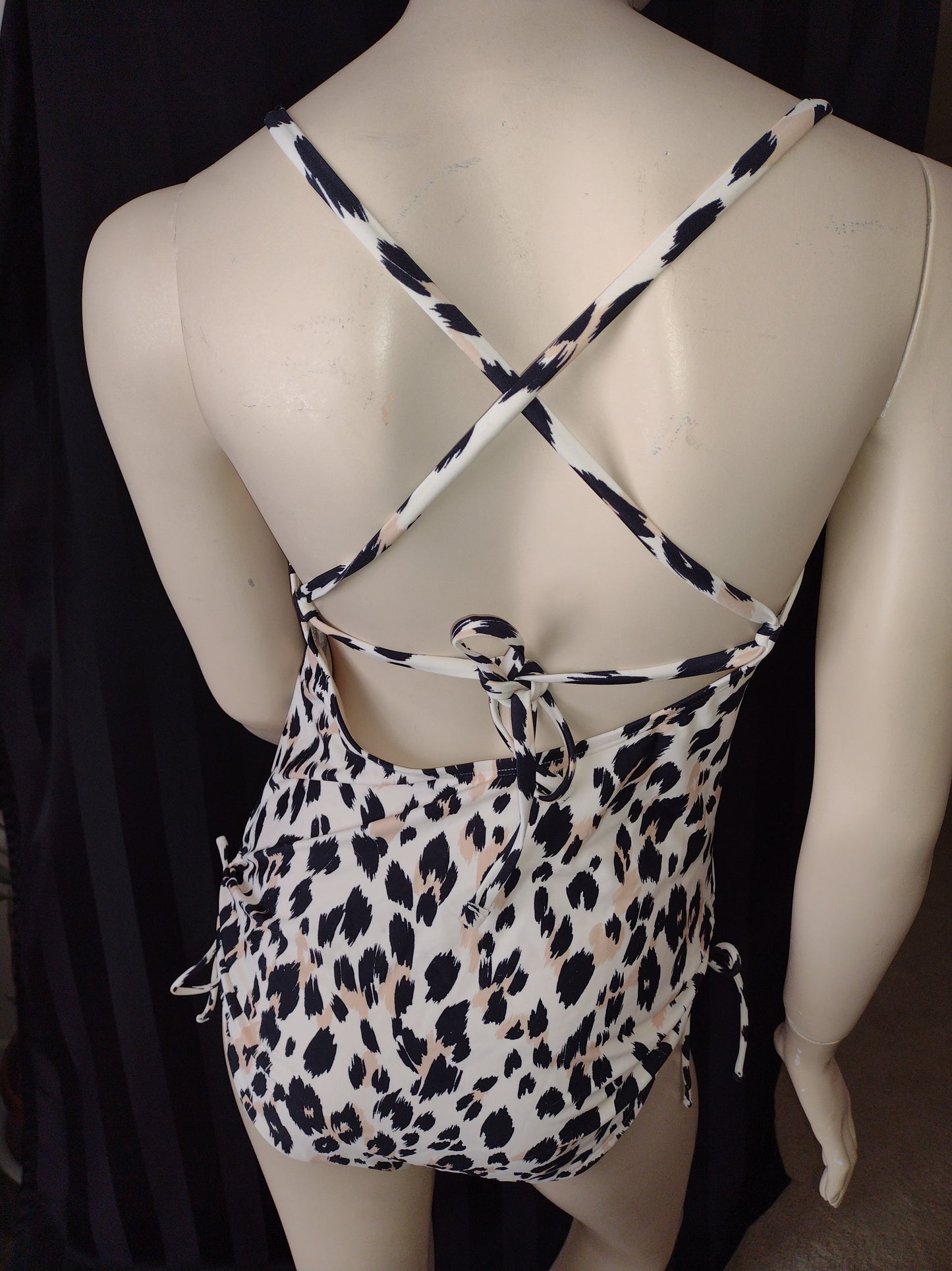 Women's One-Piece Swimsuit by Kona Sol Size L (12-14)
