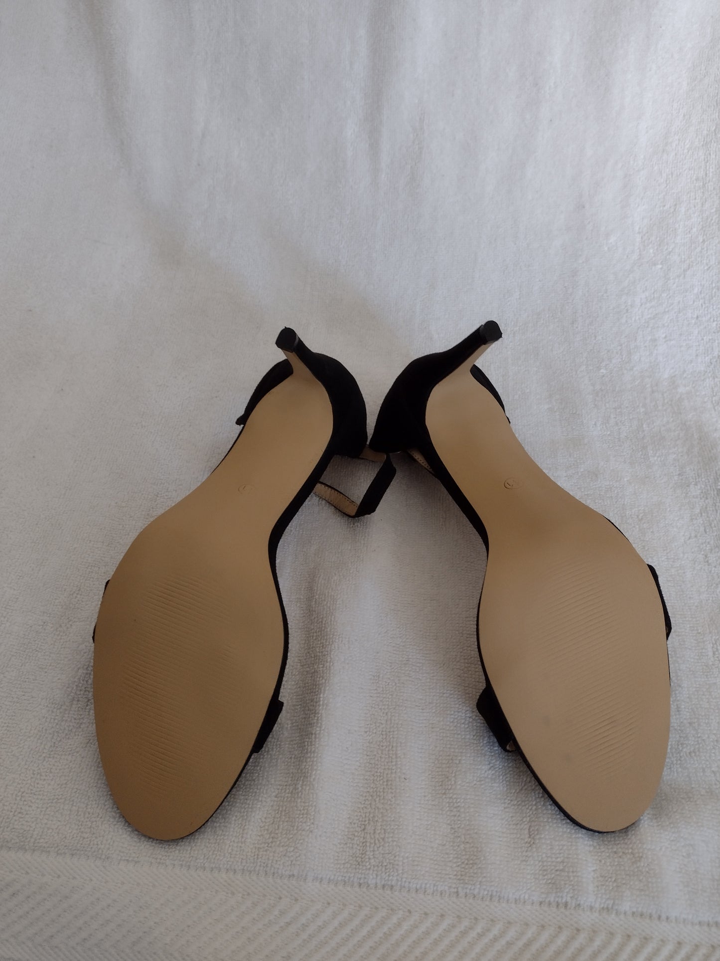 Romantic Road Style 107-10 Black Sandal Size 9