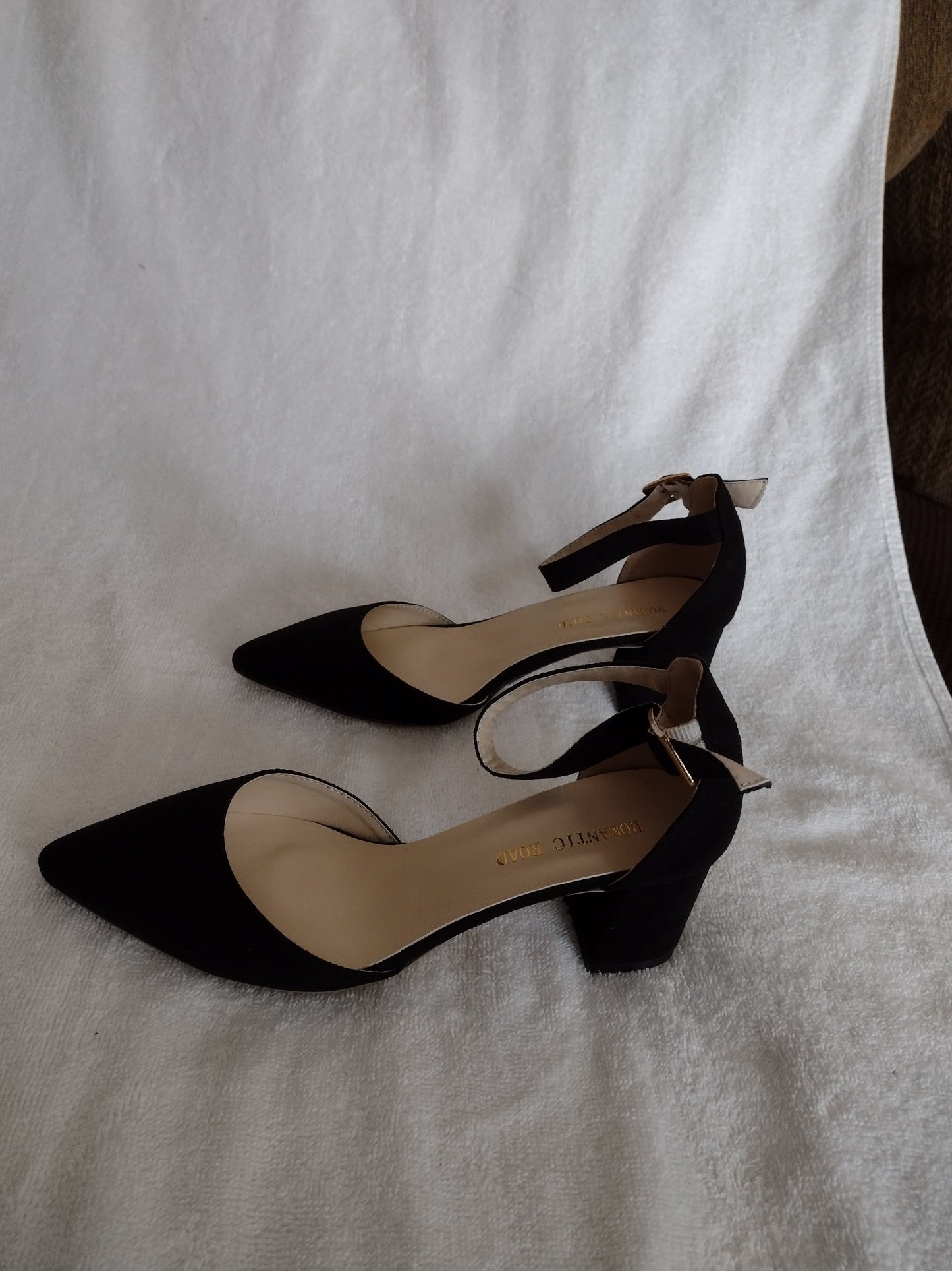 Romantic Road Style 0698-8 Black Velvet Dress Shoe Size 6