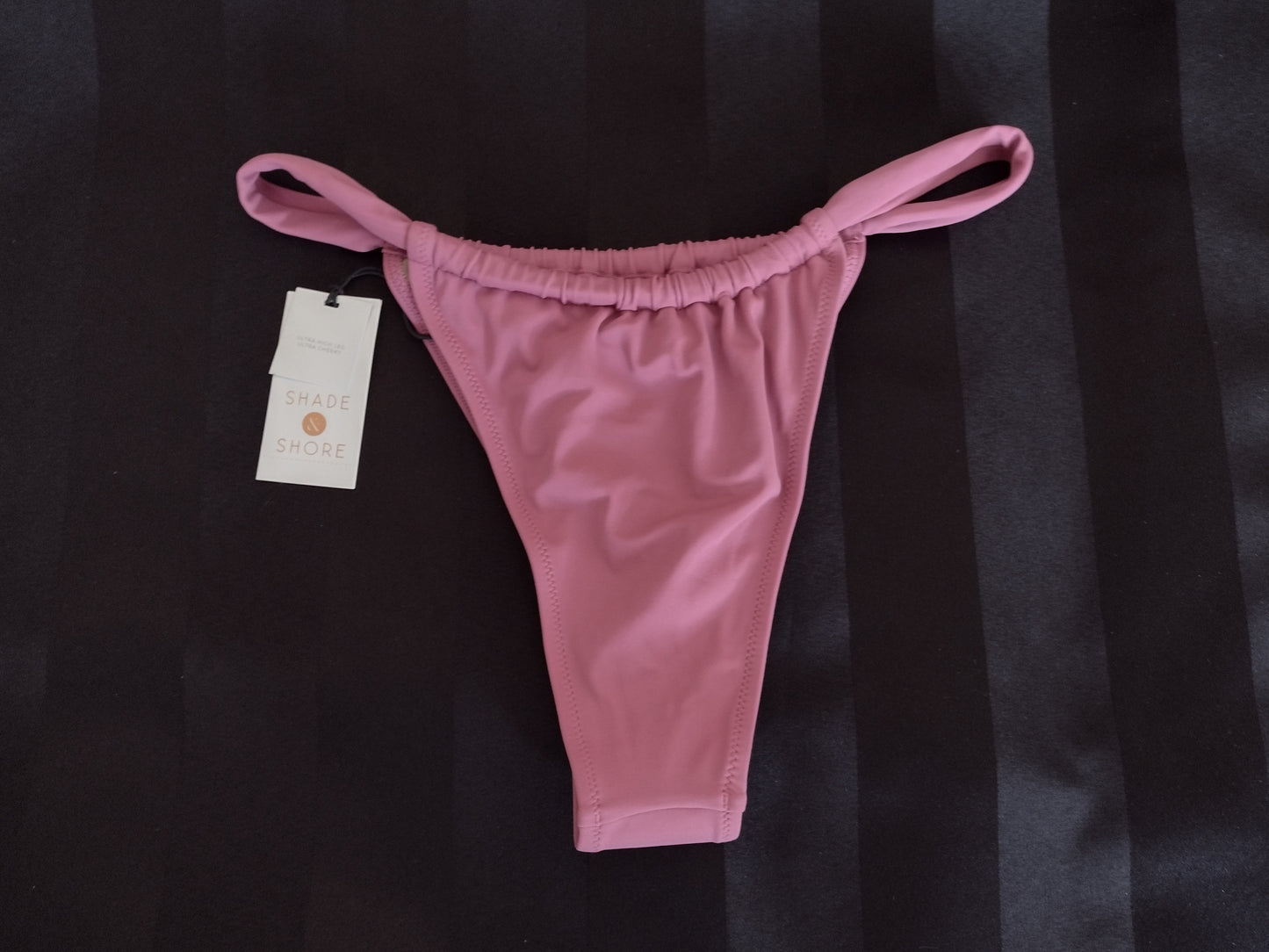 Women's Ultra High Leg Ultra Cheeky Bikini Bottoms by Shade & Shore Size M (8-10)