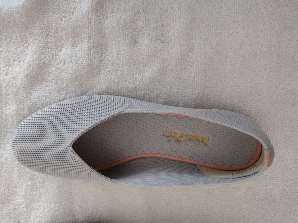 Women's Flat Slip-On Dream Pairs Shoes Size 5 US