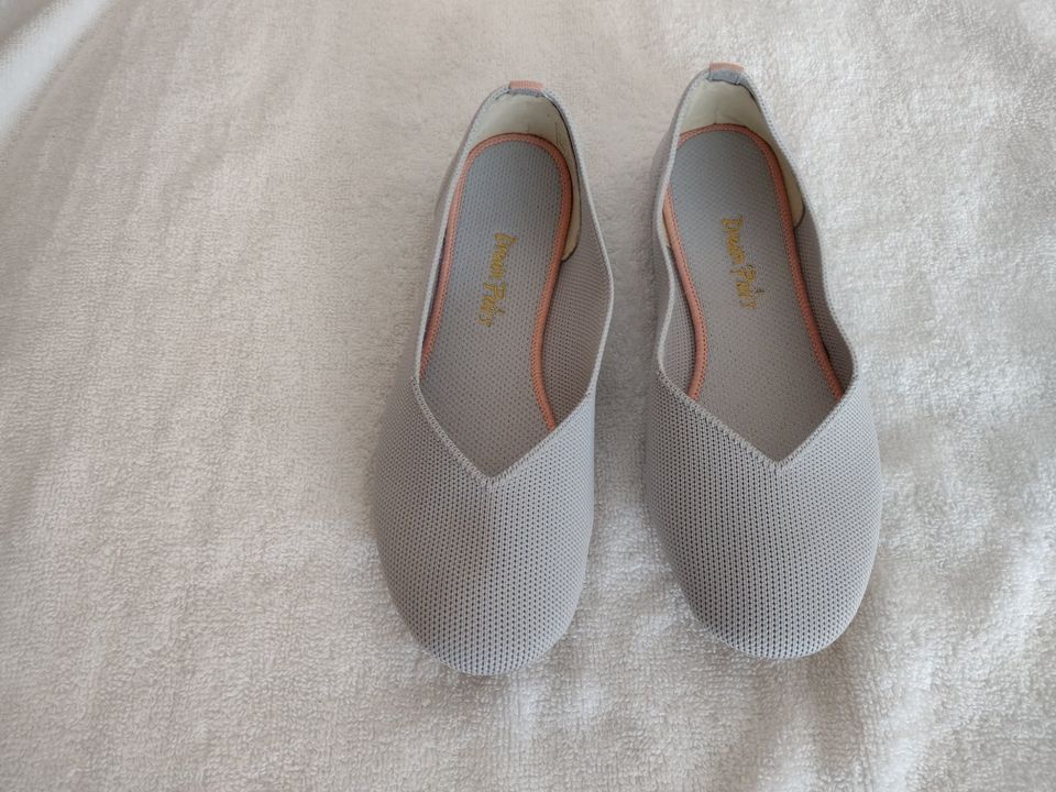 Women's Flat Slip-On Dream Pairs Shoes Size 5 US