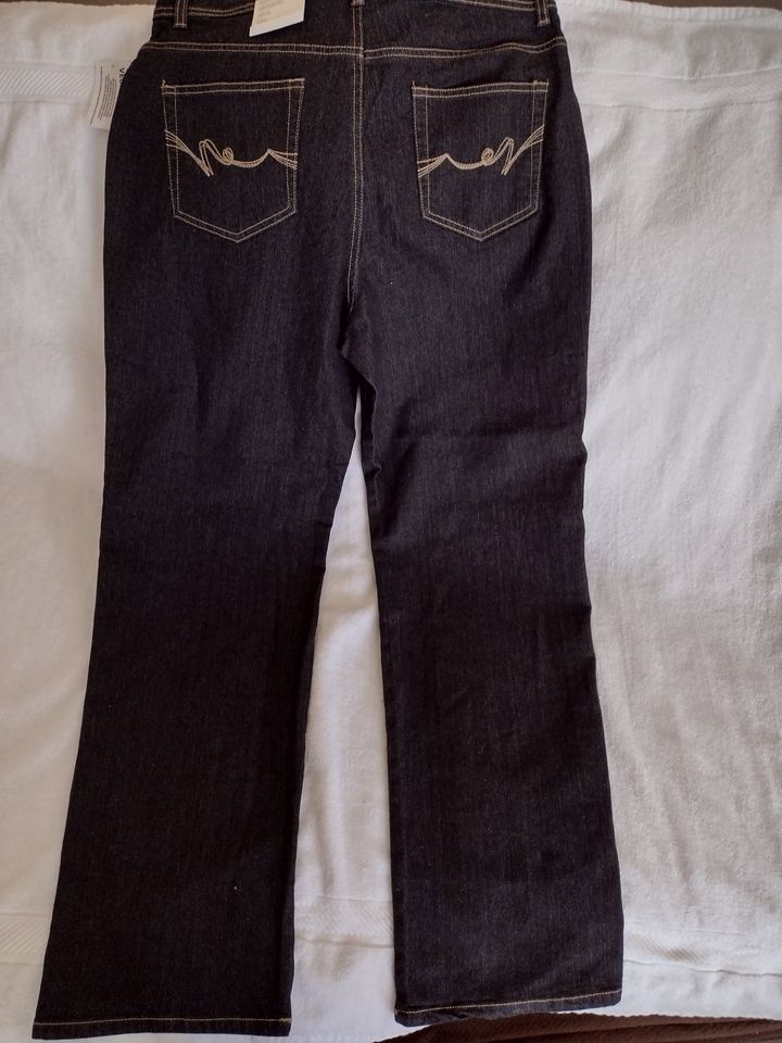 Women's Straight Leg Jeans Size 14