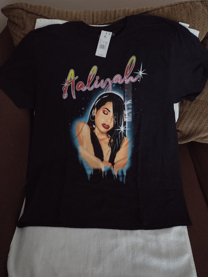 Aaliyah Graphics T-Shirt Size Adult XL