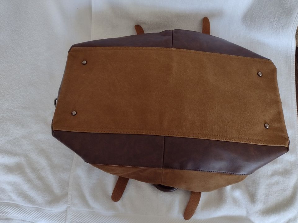 Large Canvas Travel Bag Brown