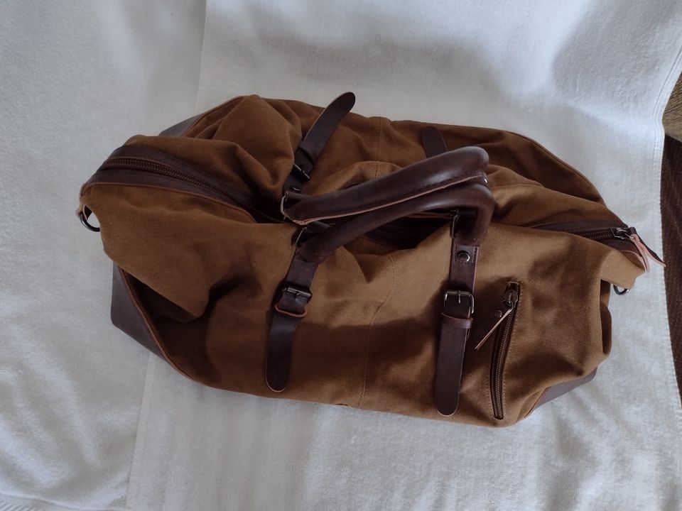 Large Canvas Travel Bag Brown