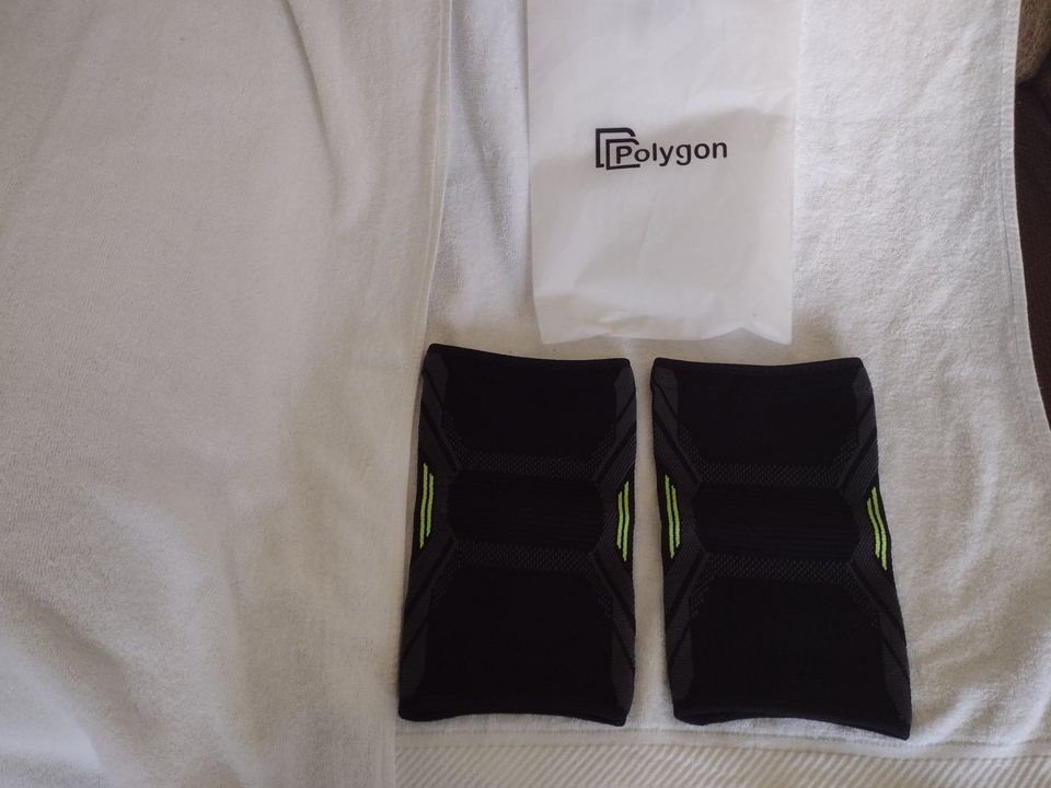 Athletic Knee Pads Size M by Polygon