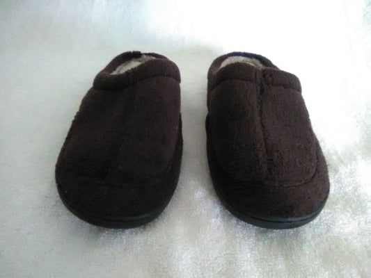 Boys Plush Slippers Size 4/5 Brown by Boys Beyond