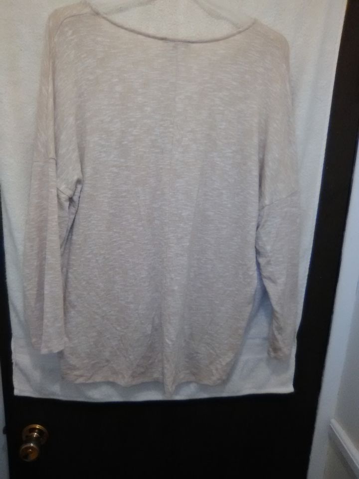 Women's Comfy Beige and White Pullover Sweater High-Low Hem Size XL