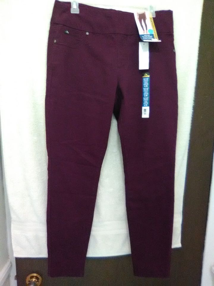 Women's Pull-On Leggings by Jordache Purple Size L