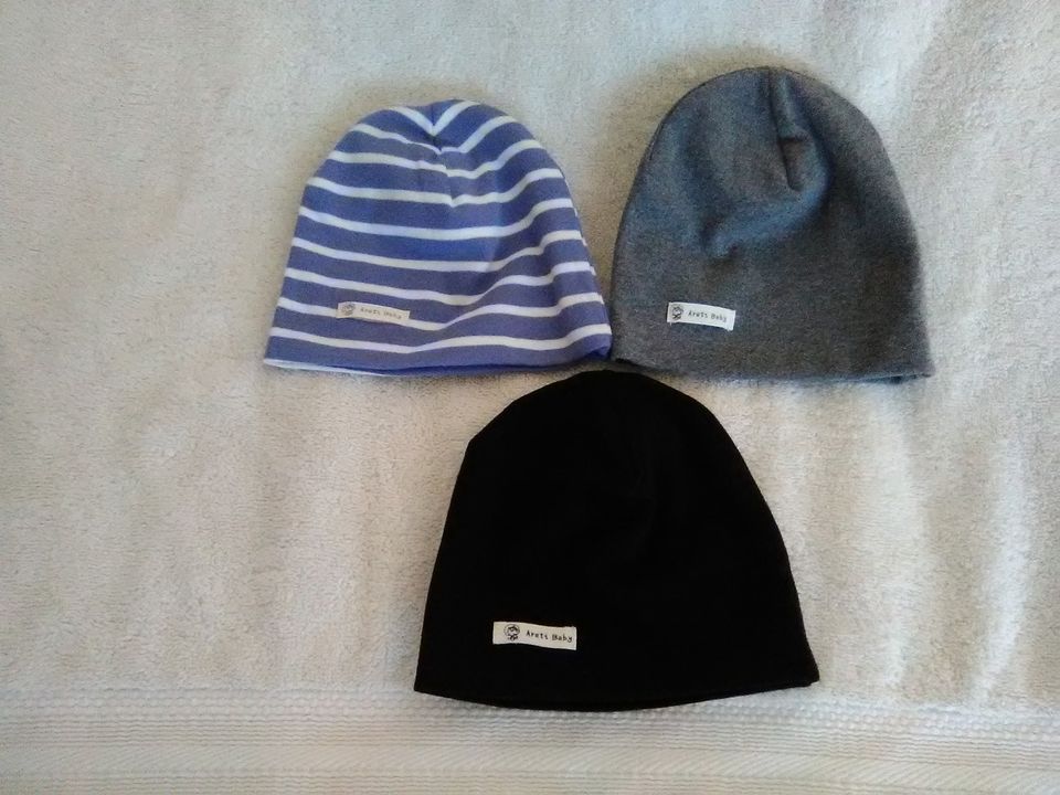 3 Newborn Baby Hats 0-6 Months