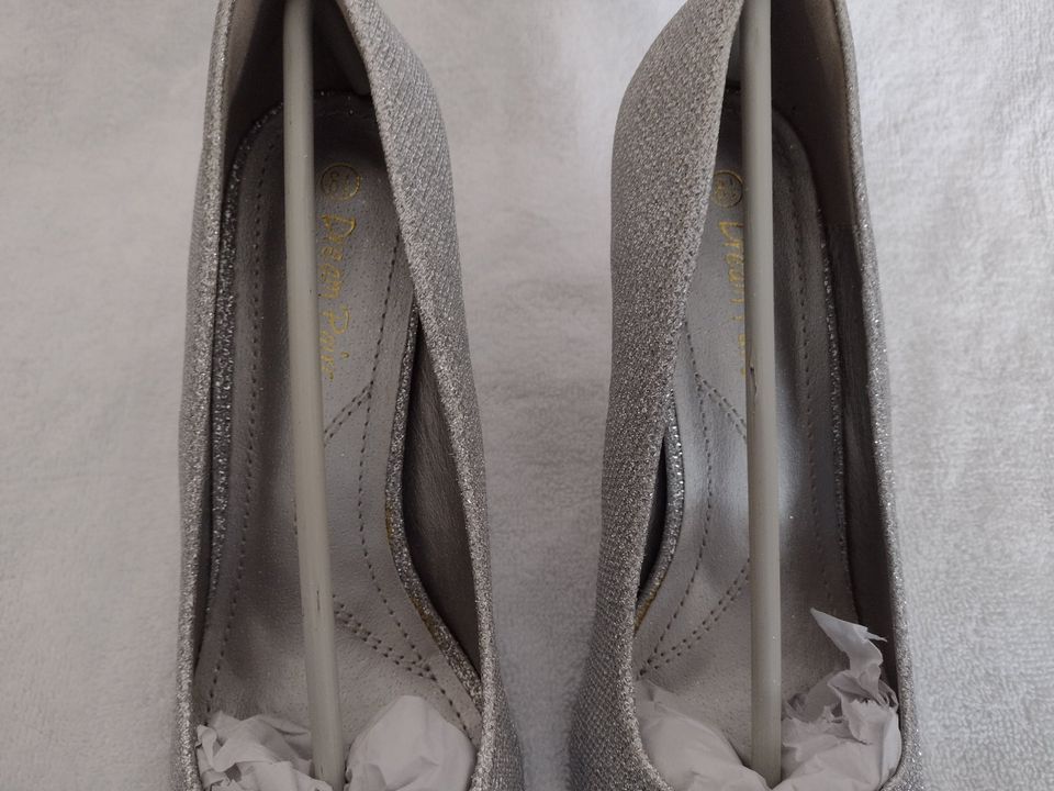 Kucci Pointed Toe High Heel Dress Shoes~39.5 (8.5)