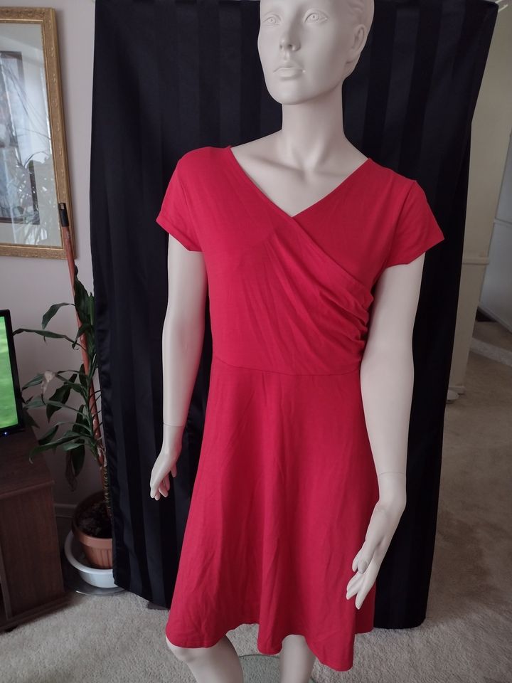 Women's Crossover V Neck Dress Red Size L (12)