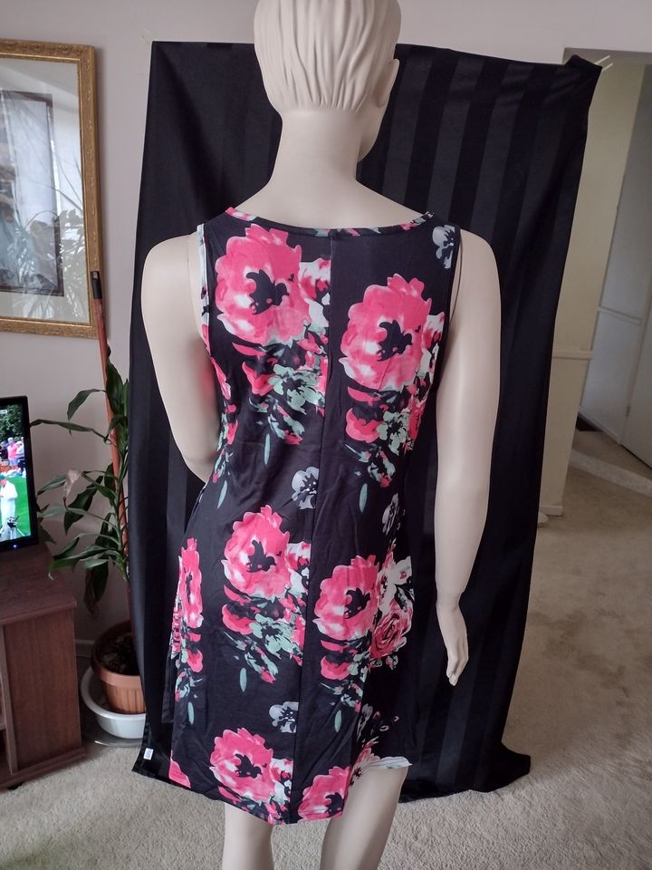 Women's Short Sleeveless Dress Size S